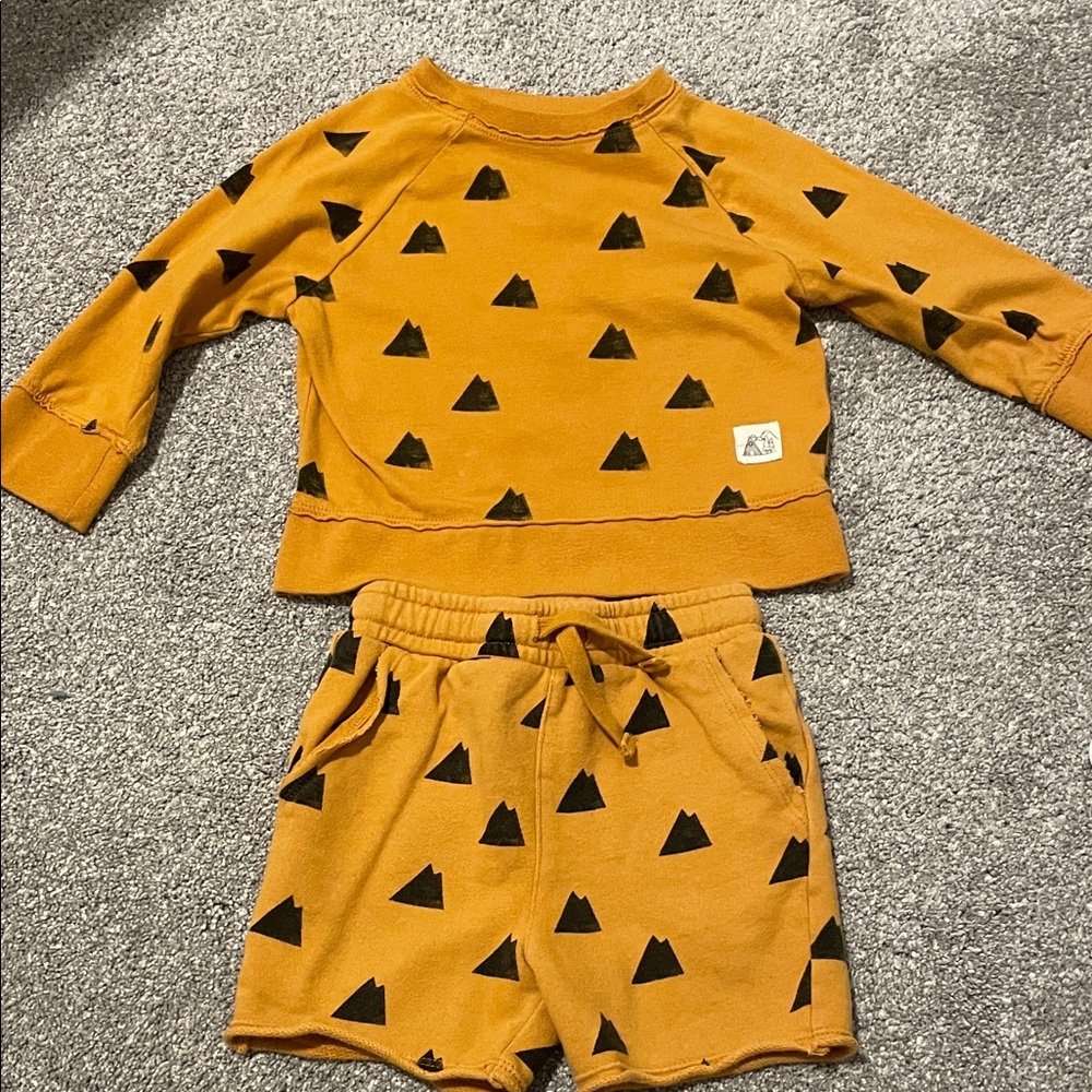 Art Class Kids Set in Warm Tan with Black Accents